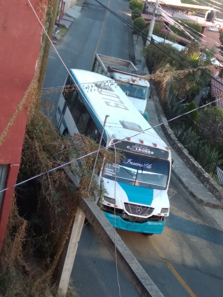 Se avería camión del Cerro de los Leones y repartidor de Bonafont aparece  al rescate. | TV GUANAJUATO